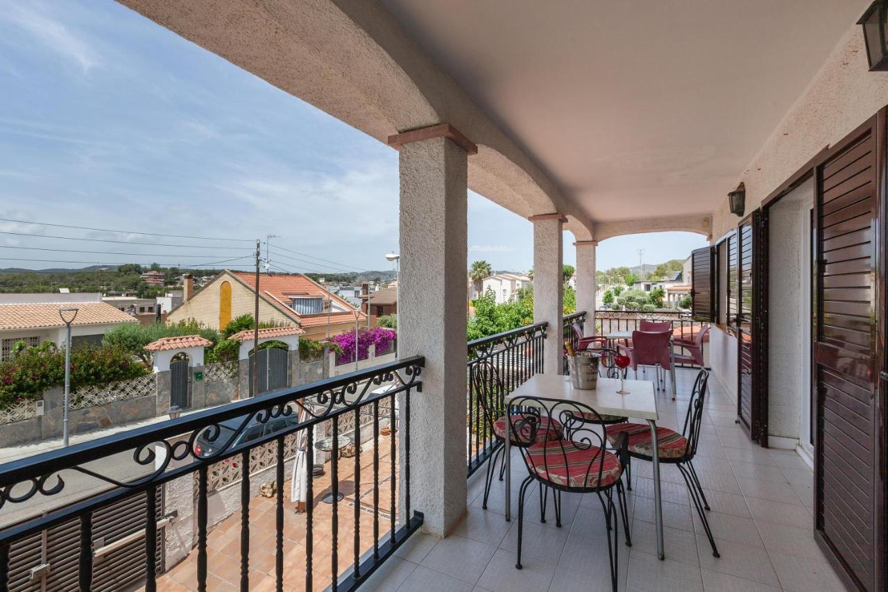 Villa Lilia Vilanova i la Geltrú Exterior foto