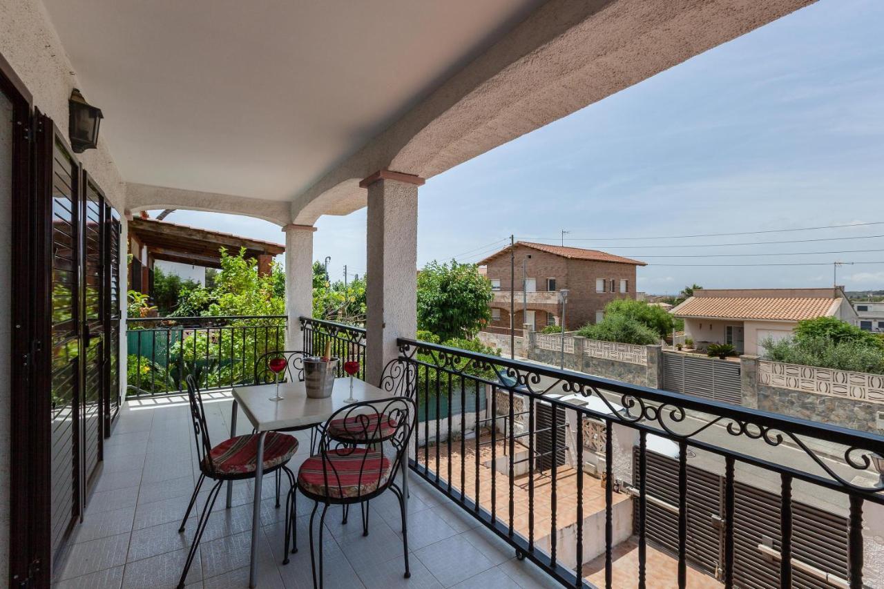 Villa Lilia Vilanova i la Geltrú Exterior foto